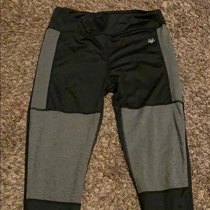 black and gray leggings